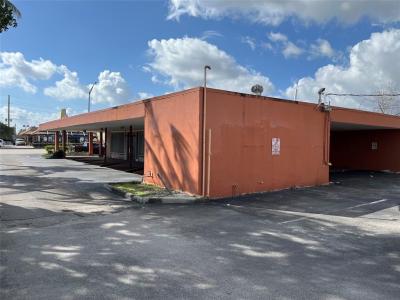 1361 E Commercial Blvd, Oakland Park, Florida 33334