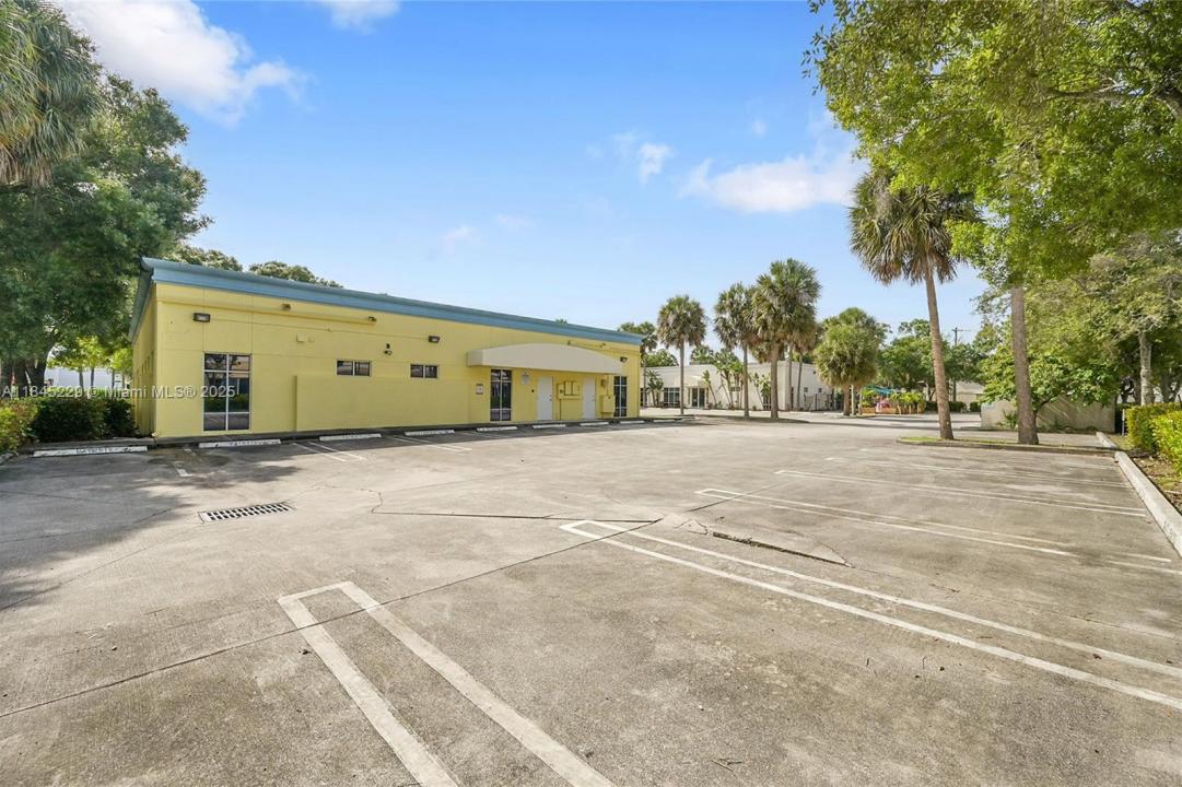 5201 Village Blvd, West Palm Beach, Florida 33407