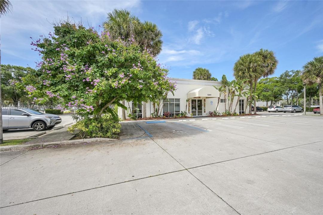 5201 Village Blvd, West Palm Beach, Florida 33407
