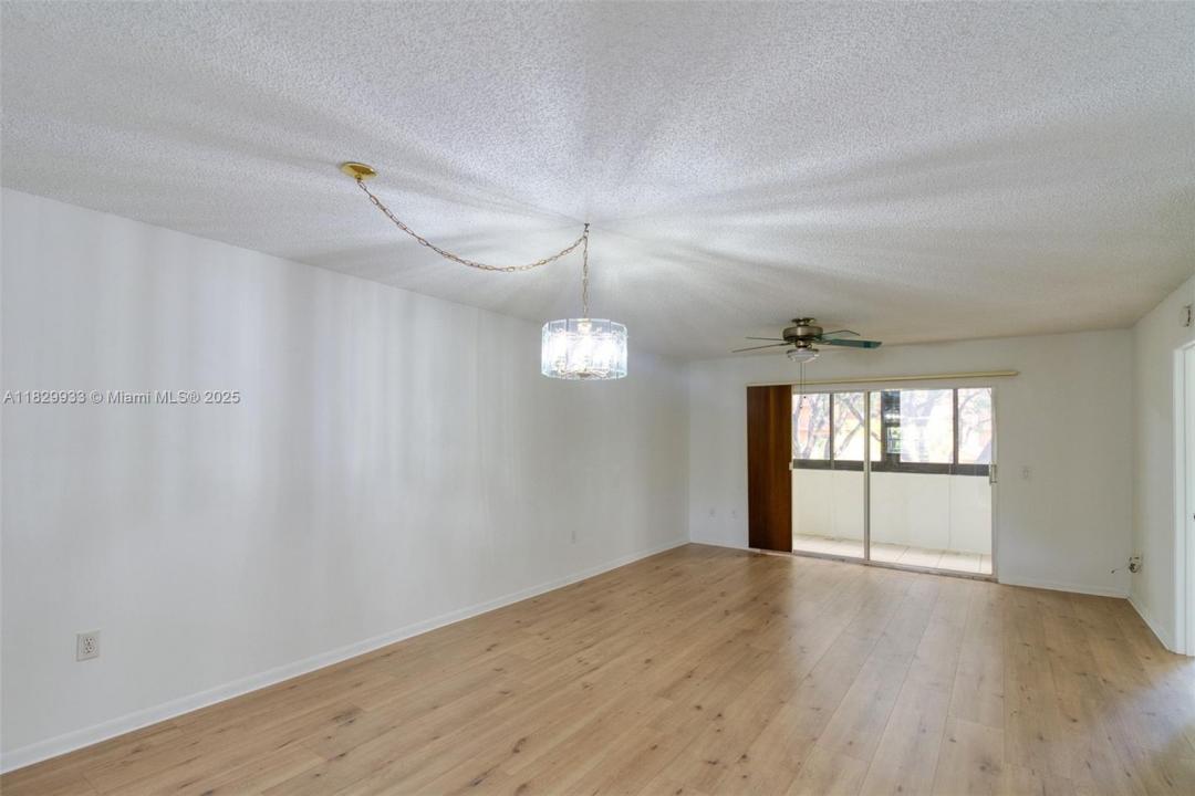 571 SW 142nd Ave 209O, Pembroke Pines, Florida 33027, Estados Unidos