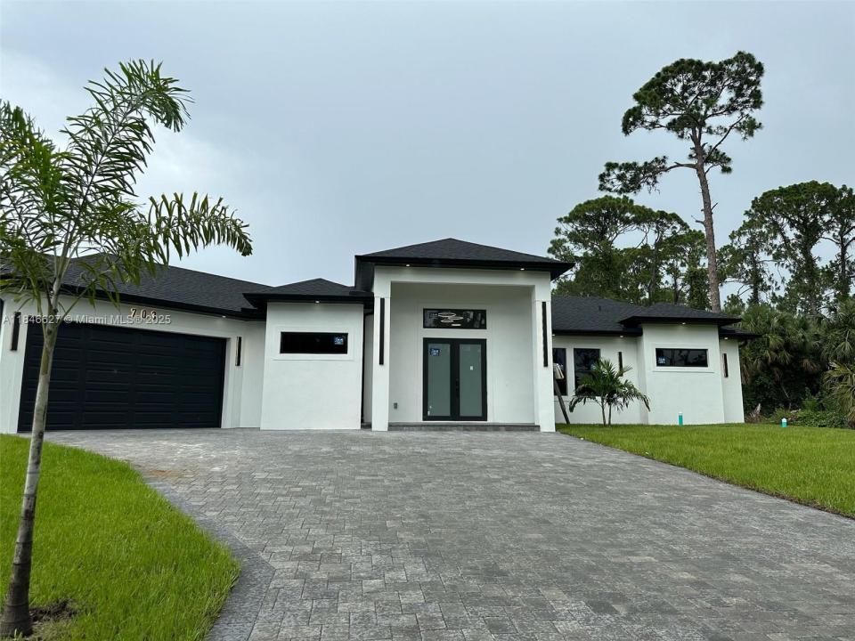 703 Sheldon Ave, Lehigh Acres, Floride 33936, États-Unis