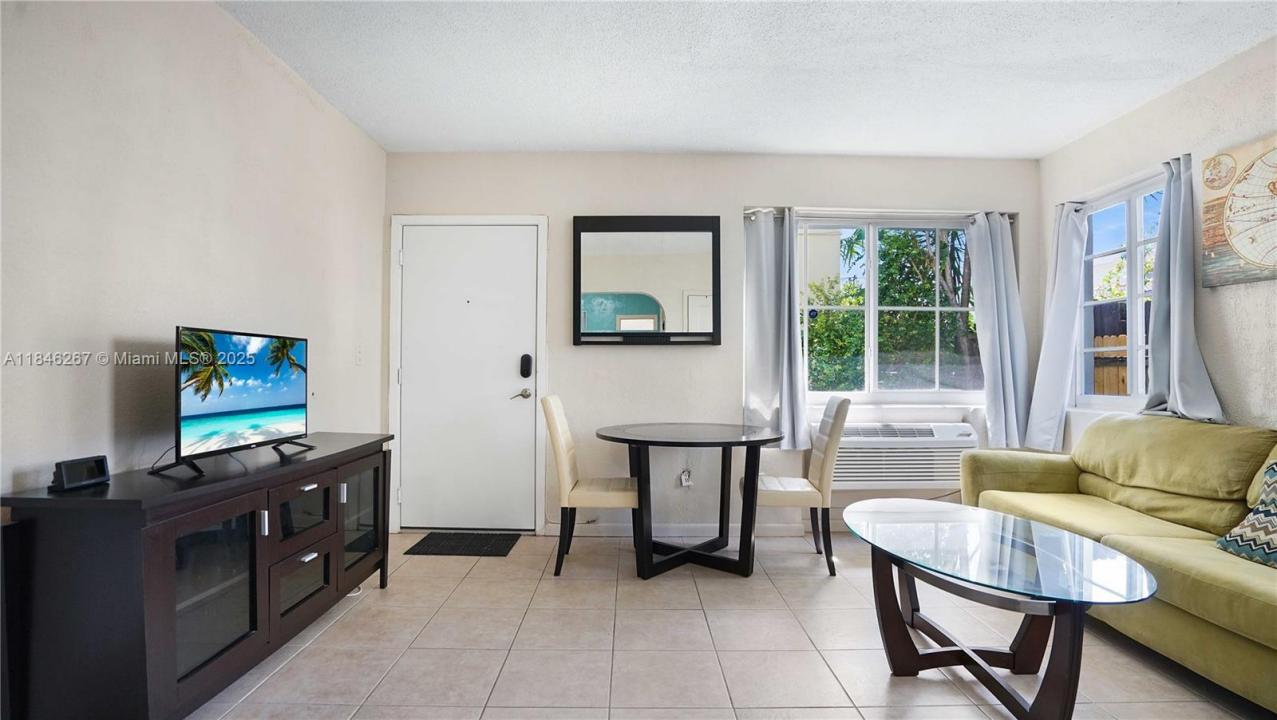 503 75th St 517, Miami Beach, Florida 33141