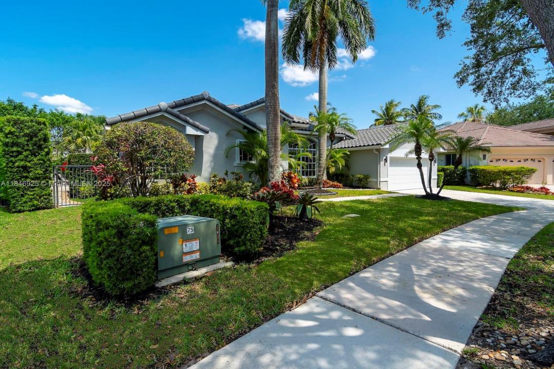 218 Egret Court, Weston, Florida 33327