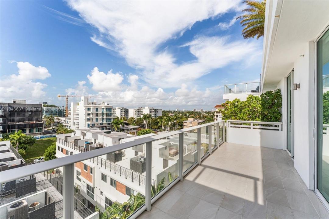 1150 102nd St 703, Bay Harbor Islands, Florida 33154