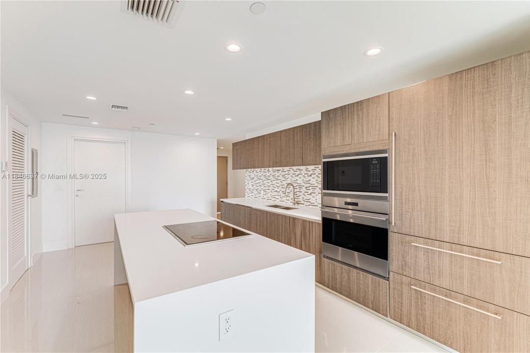 1150 102nd St 703, Bay Harbor Islands, Florida 33154
