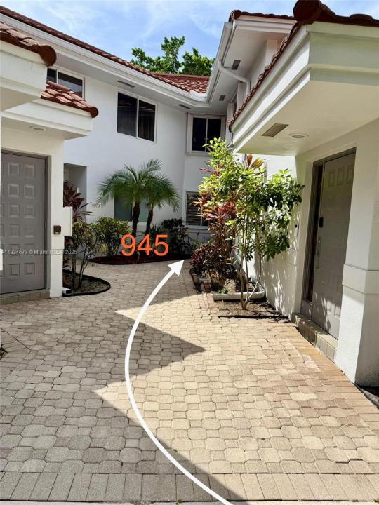 945 NW 92nd Ter C1L, Plantation, Florida 33324