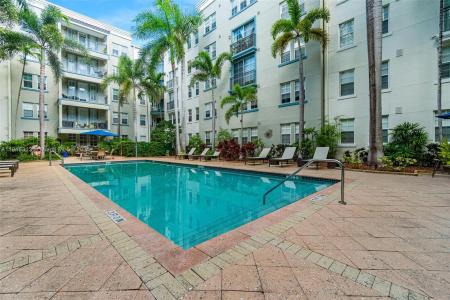 533 NE 3rd Ave 318, Fort Lauderdale, Florida 33301, USA