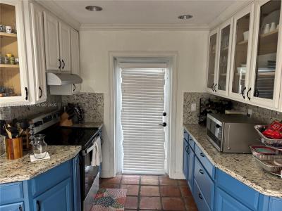 11391 SW 74th Ter, Miami, Florida 33173, USA