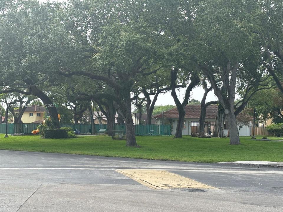 11391 SW 74th Ter, Miami, Florida 33173, USA