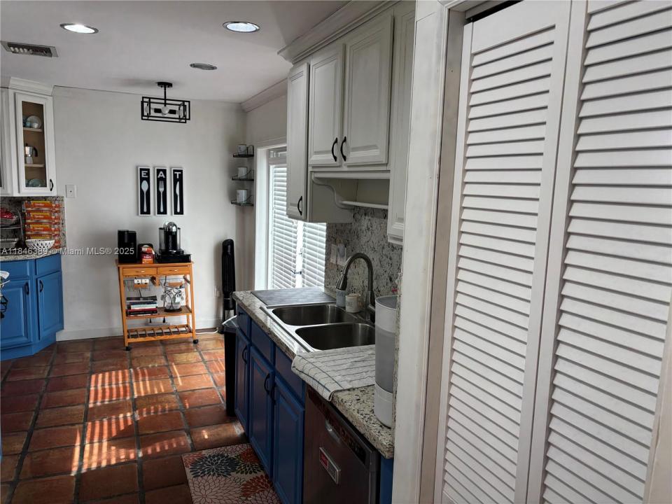 11391 SW 74th Ter, Miami, Florida 33173, USA