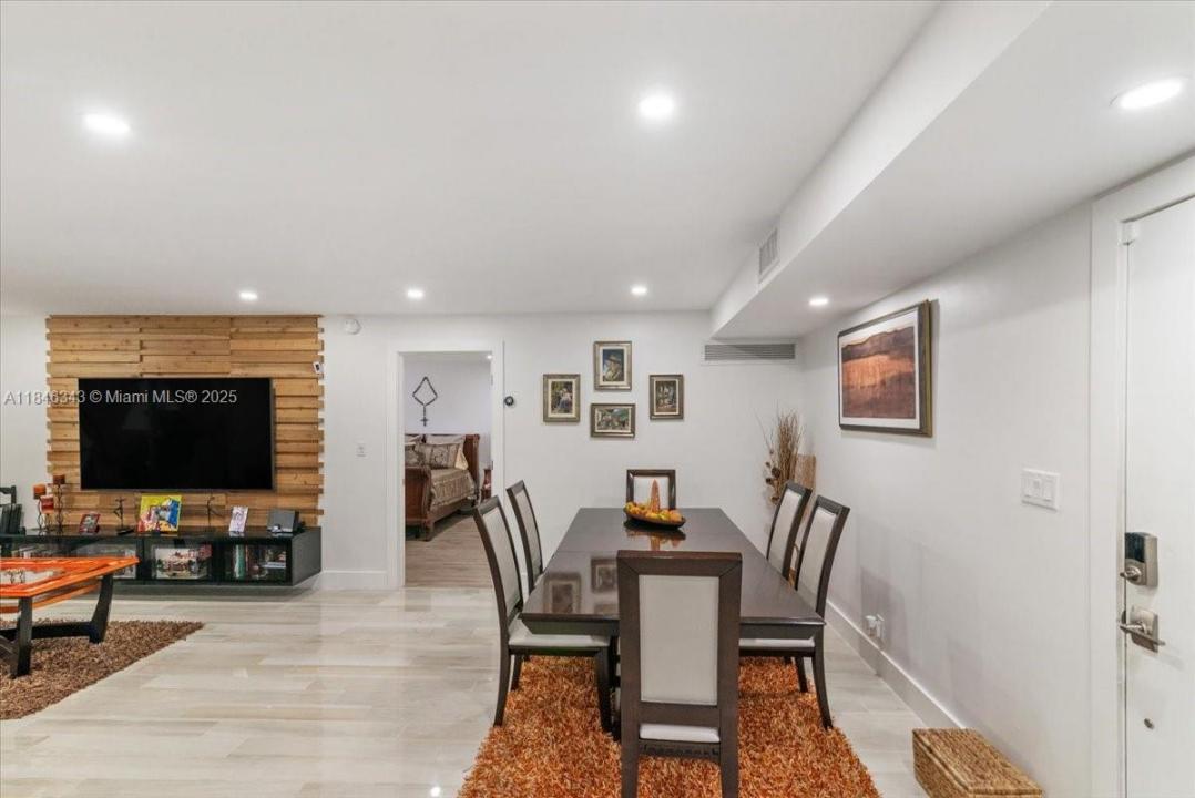2820 Riverside Dr 104-2, Coral Springs, Флорида 33065, Соединенные Штаты