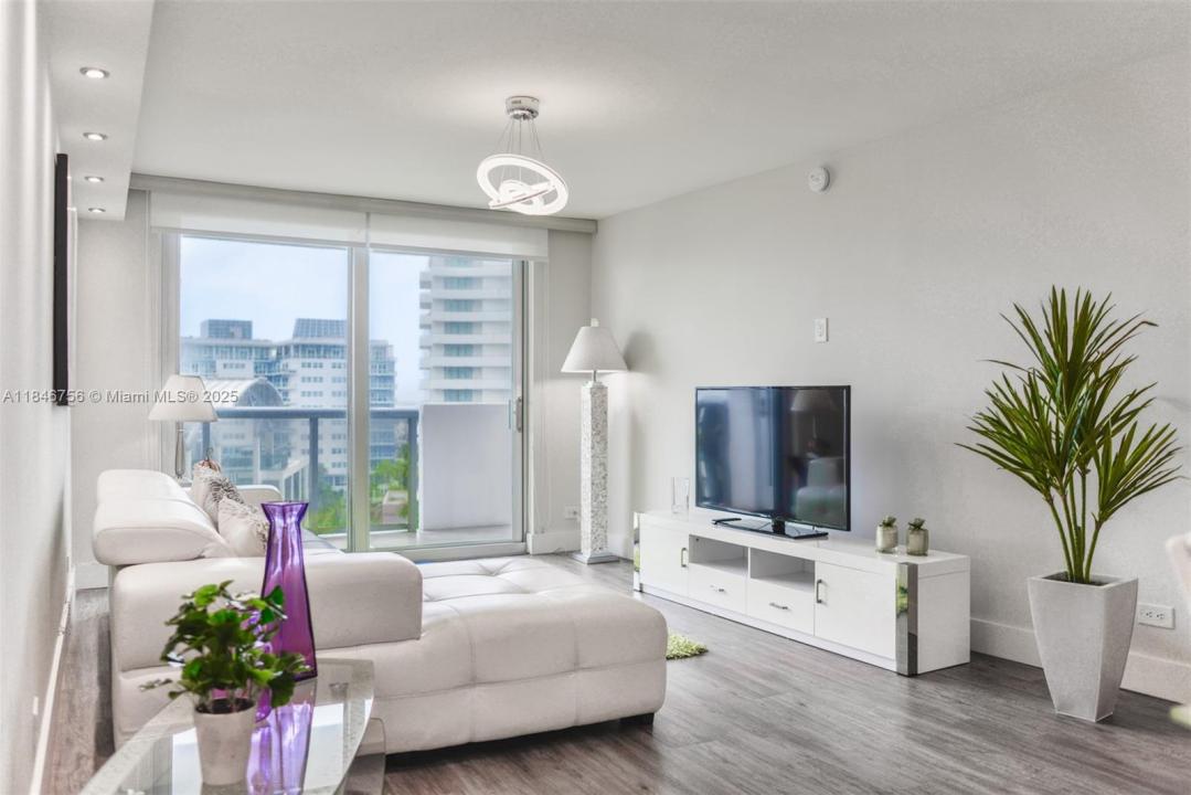 6039 Collins Ave 937, Miami Beach, فلوريدا 33140, الولايات المتحدة