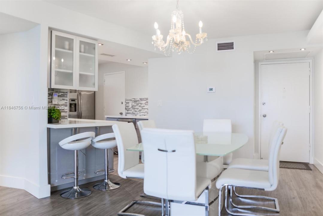 6039 Collins Ave 937, Miami Beach, فلوريدا 33140, الولايات المتحدة