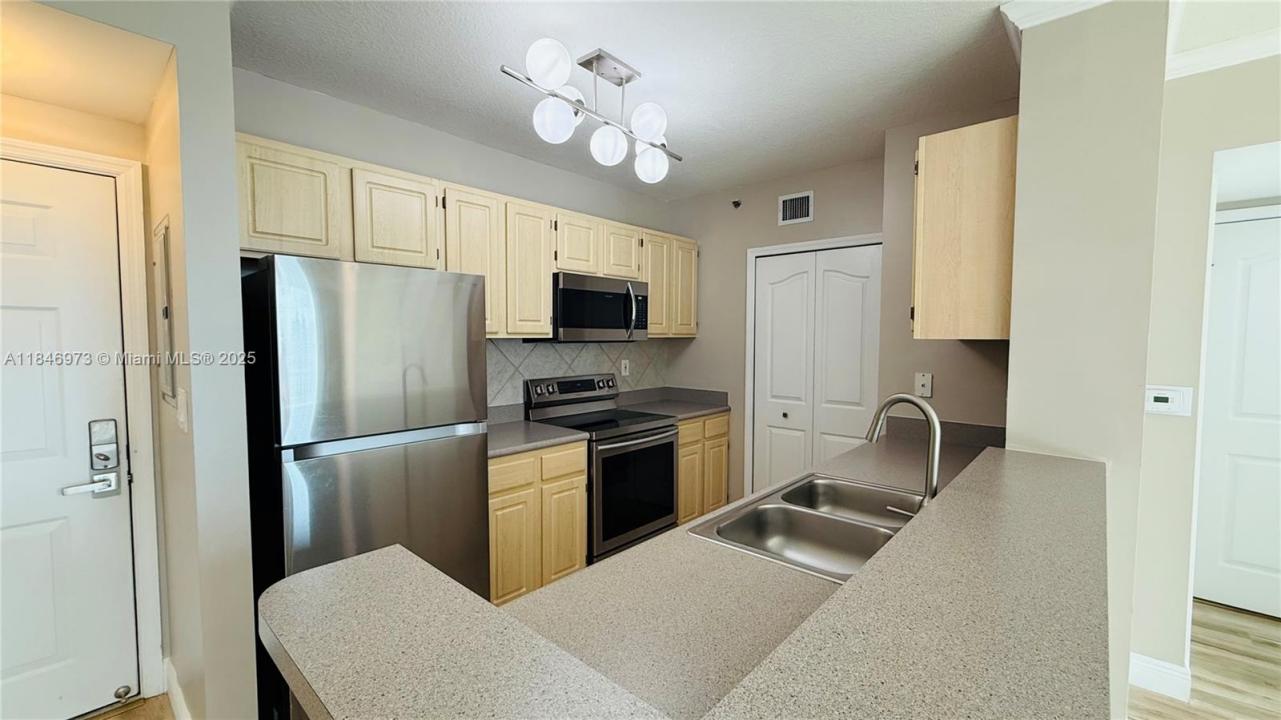 2665 SW 37th Ave 408, Miami, 佛罗里达州 33133, 美国