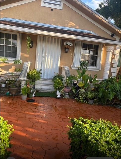 1176 NW 38th St 2, Miami, Flórida 33127, Estados Unidos