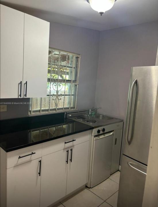 1176 NW 38th St 2, Miami, Flórida 33127, Estados Unidos
