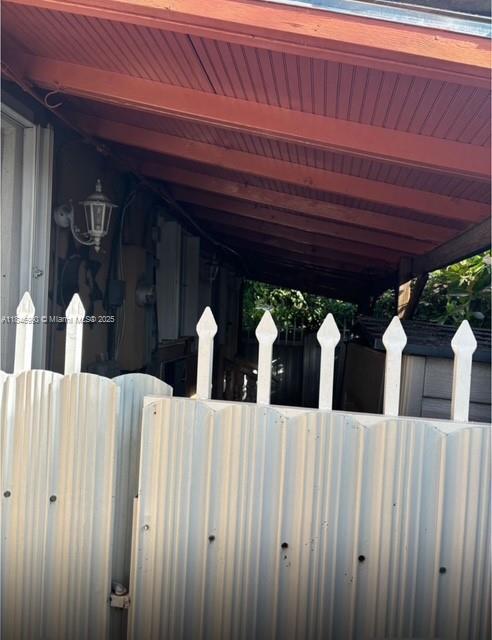 1176 NW 38th St 2, Miami, Flórida 33127, Estados Unidos