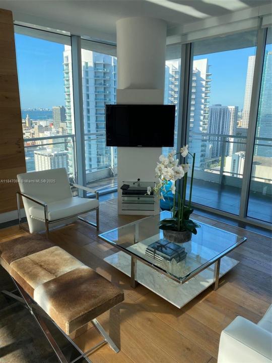 92 SW 3rd St 3610, Miami, Florida 33130, Estados Unidos