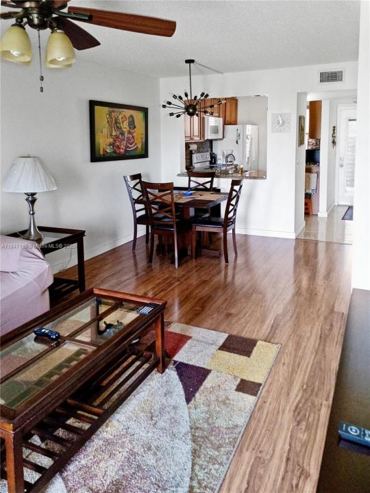 10402 Sunrise Lakes Blvd 201, Sunrise, Florida 33322, Amerika Birleşik Devletleri