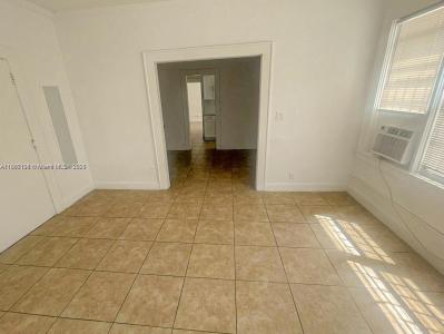 711 NW 1st St 1, Miami, Florida 33128, USA