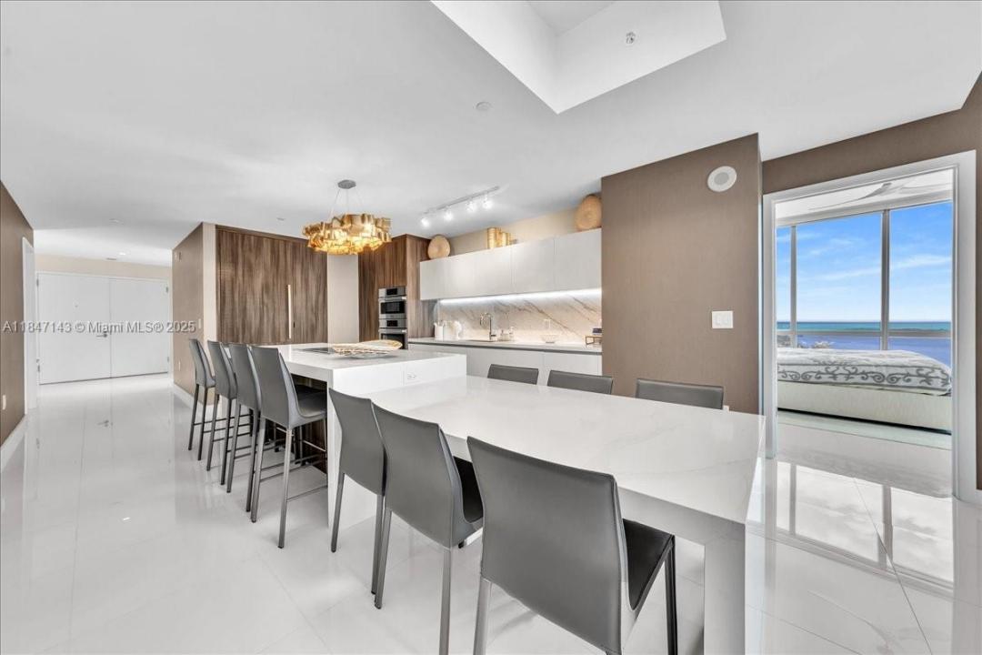 851 NE 1st Ave 3711, Miami, Flórida 33132, Estados Unidos