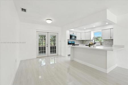 6424 Pierce St, Hollywood, Florida 33024, USA