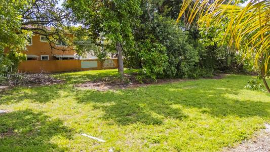 184 E 4th St, Hialeah, Florida 33010, USA