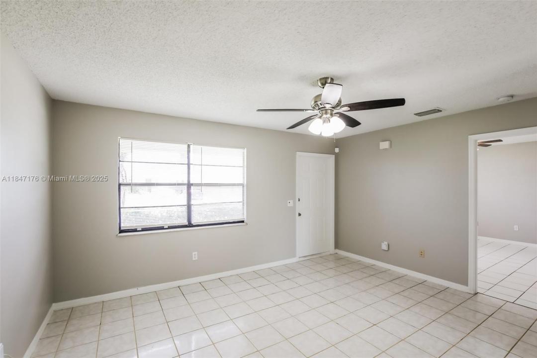 1252 SW Goodman Ave, Port St. Lucie, فلوريدا 34953, الولايات المتحدة