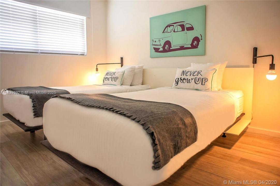 285 Sunrise Drive 108, Key Biscayne, Floryda 33149, USA