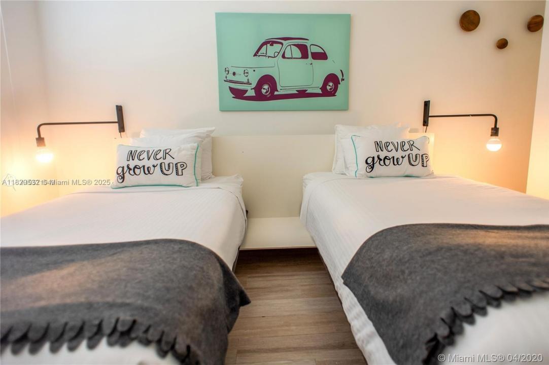 285 Sunrise Drive 108, Key Biscayne, Floryda 33149, USA