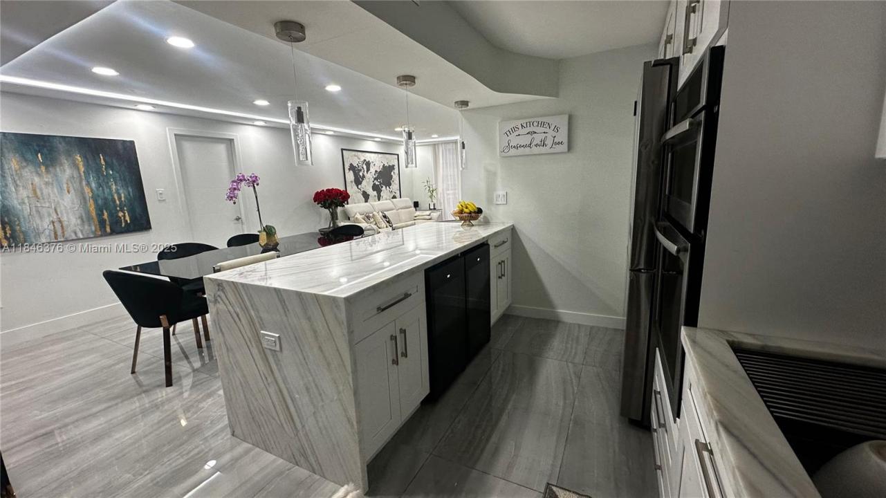 18041 Biscayne Blvd 702, Aventura, 佛罗里达州 33160, 美国