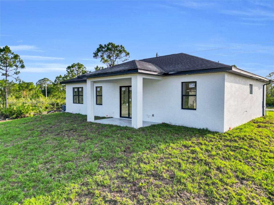 1207 E 15th St, Lehigh Acres, Florida 33972