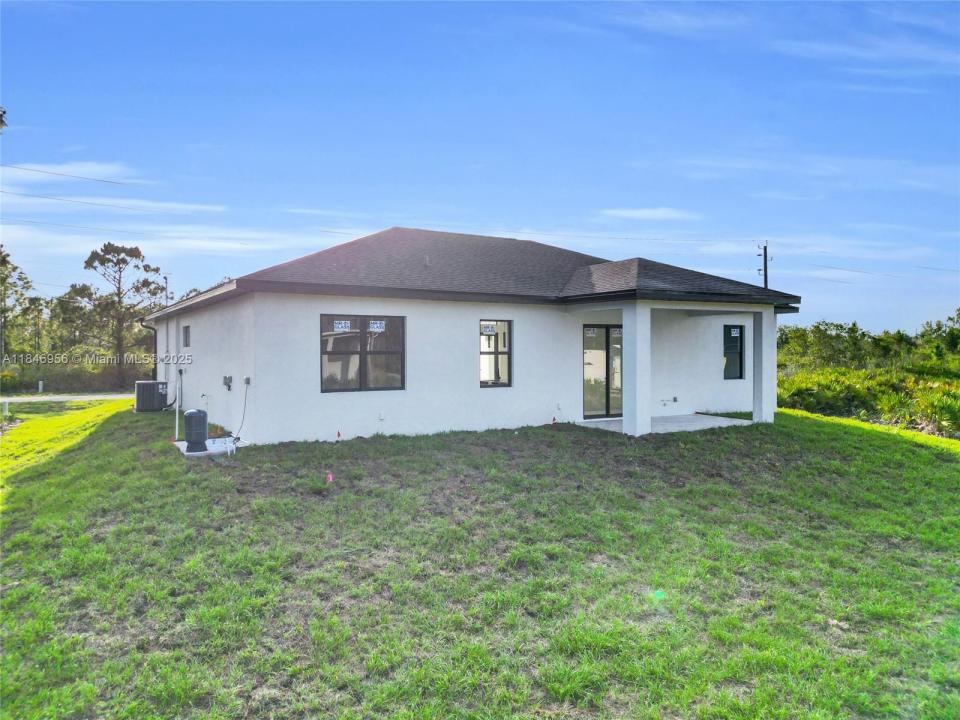 1207 E 15th St, Lehigh Acres, Florida 33972