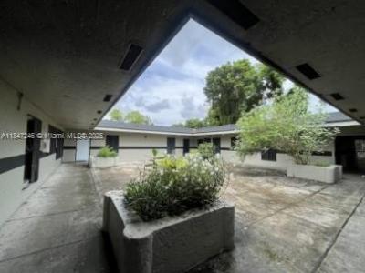 7160 NW 14th Pl 1, Miami, Florida 33147, USA