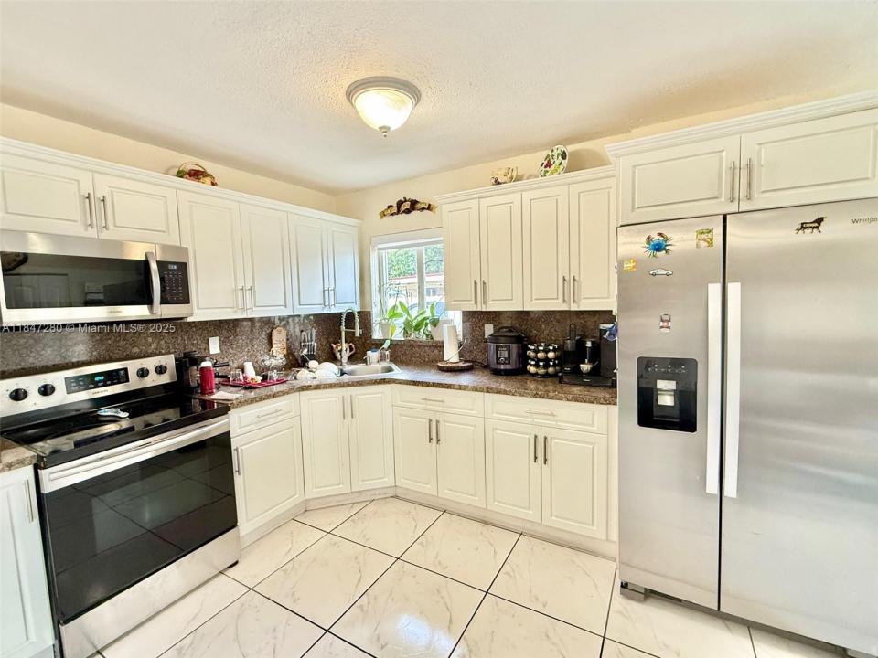 18026 NW 35th Ct, Miami Gardens, פלורידה 33056, ארצות הברית של אמריקה 
