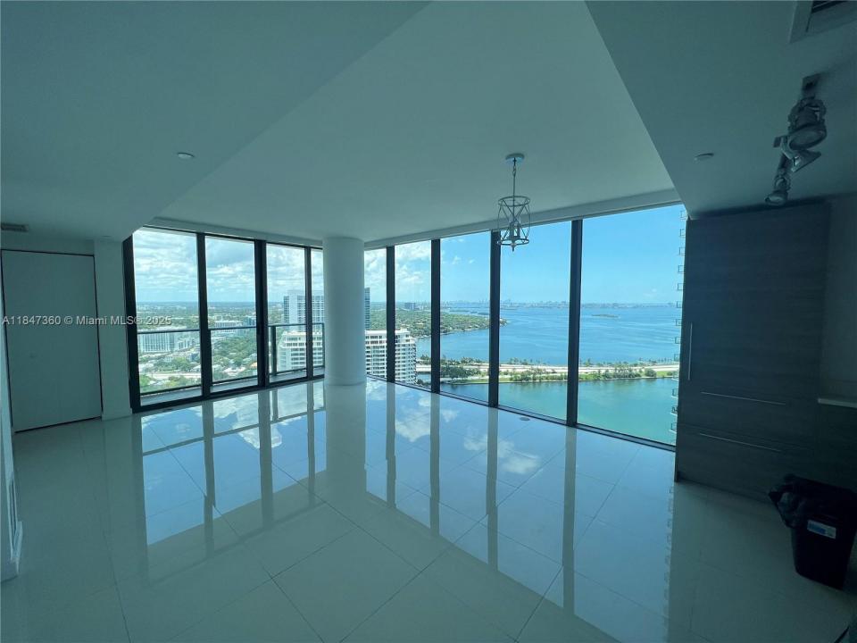 650 NE 32nd St 3508, Miami, フロリダ 33137, アメリカ合衆国