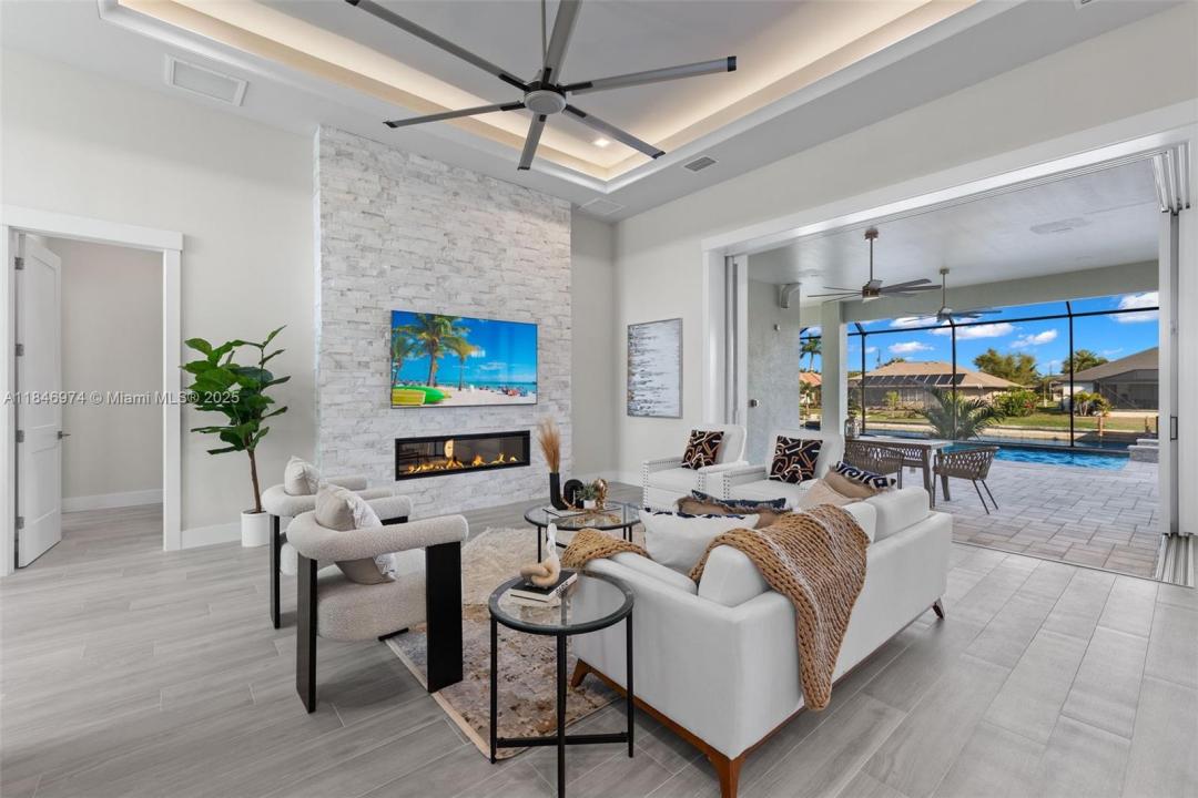 2129 Cape Coral Parkway W, Cape Coral, Floride 33914, États-Unis