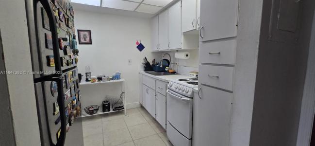 1750 W 56th St 231, Hialeah, Florida 33012, USA