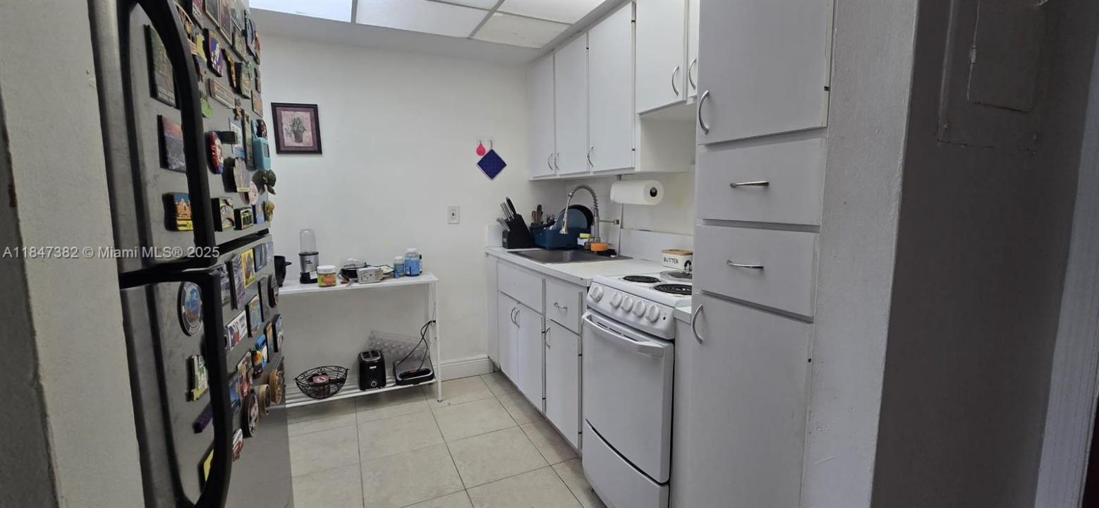 1750 W 56th St 231, Hialeah, Florida 33012, Estados Unidos