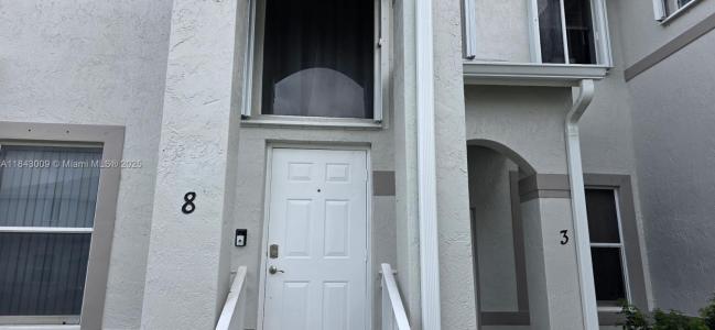 21255 NE 8th Pl 8, Miami, Florida 33179, USA