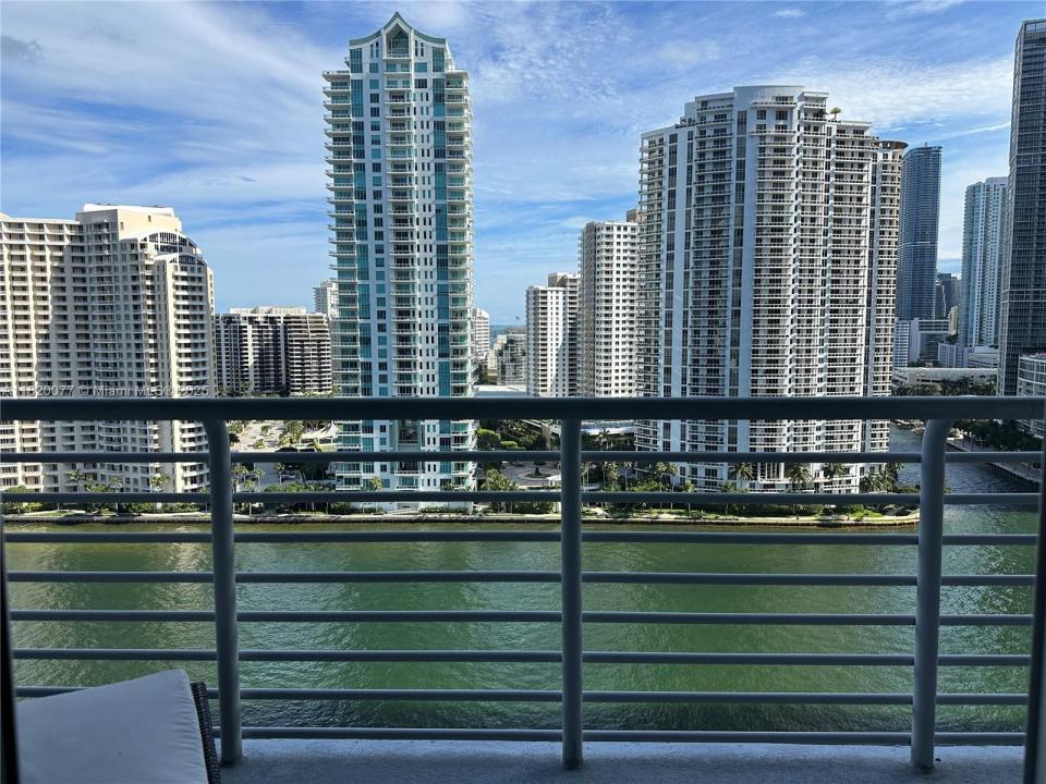 325 S Biscayne Blvd 2119, Miami, 佛羅里達州 33131, 美國
