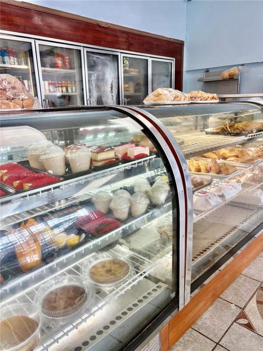 700 Palm Ave, Hialeah, Florida 33010