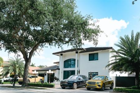 8450 NW 169th Ter 0, Miami Lakes, Florida 33016, USA