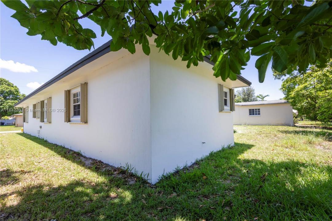2568 NW 34th Ter, Lauderdale Lakes, Floride 33311, États-Unis