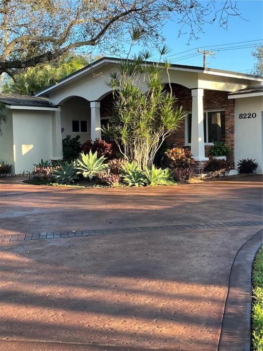 8220 SW 162nd, Palmetto Bay, Florida 33157, USA