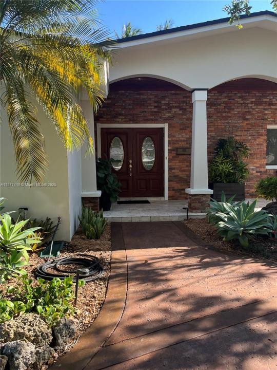 8220 SW 162nd, Palmetto Bay, Florida 33157, USA
