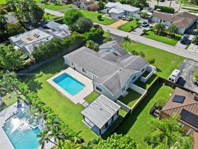 15530 SW 152nd Ter, Miami, Florida 33187, USA
