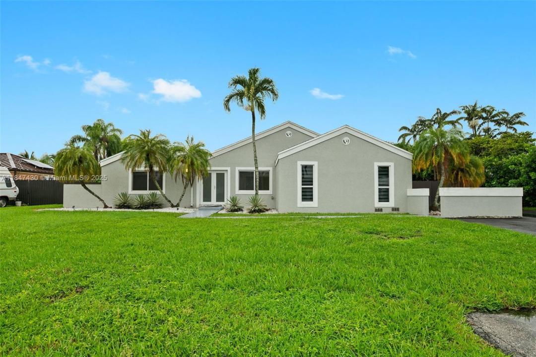 15530 SW 152nd Ter, Miami, Florida 33187, USA