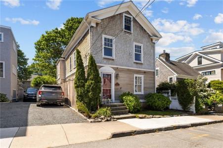 17 Dearborn Street, Newport, Rhode Island 02840