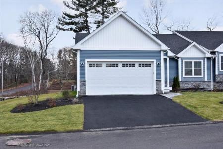 67 Stonebridge Lane 25, Warwick, RI 02818, USA